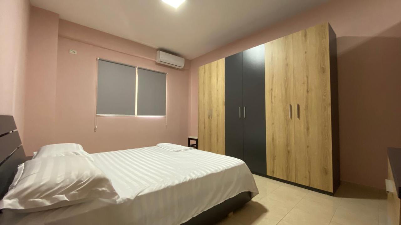 Anna'S Apartament Lushnje Bagian luar foto